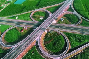 高速公路上如何安全行駛？看完這些指南讓你心不慌