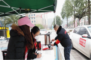 萬順叫車愛心車隊，疫情陰影下的一束光