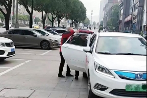從自主創(chuàng)業(yè)到萬順叫車司機(jī)共創(chuàng)人，換個(gè)舞臺(tái)堅(jiān)持優(yōu)秀